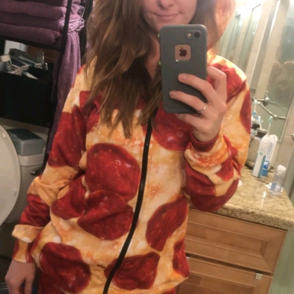 Meet your Posher, Janet - Picture 1 of 1